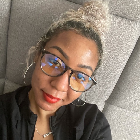 Meet your Posher, Aneia - Picture 1 of 1